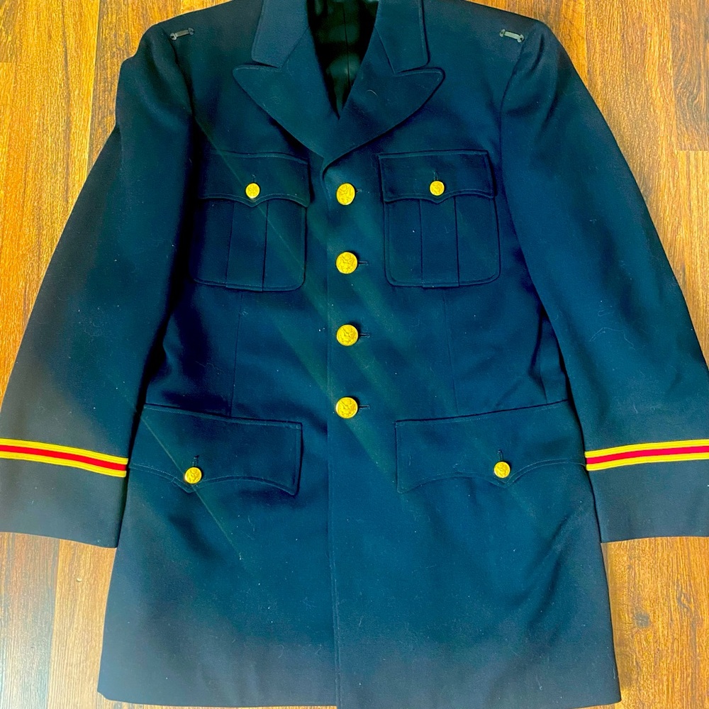 WWII era uniforms - Picture 2 of 15